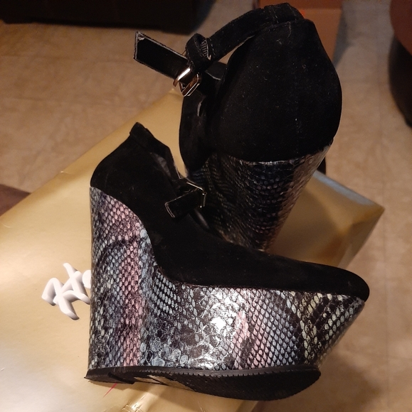 Woman wedges - Picture 3 of 5